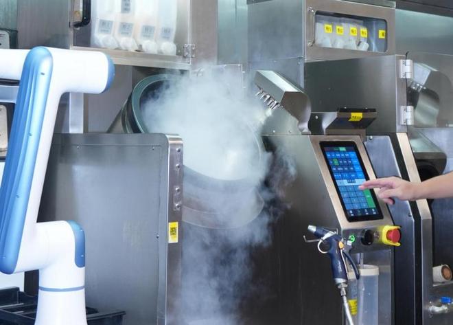 吃上现炒老乡鸡们开始用机器人颠勺了PG麻将胡了免费试玩模拟器为了让你(图3)