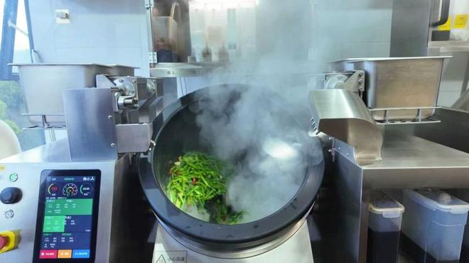 吃上现炒老乡鸡们开始用机器人颠勺了PG麻将胡了免费试玩模拟器为了让你(图4)